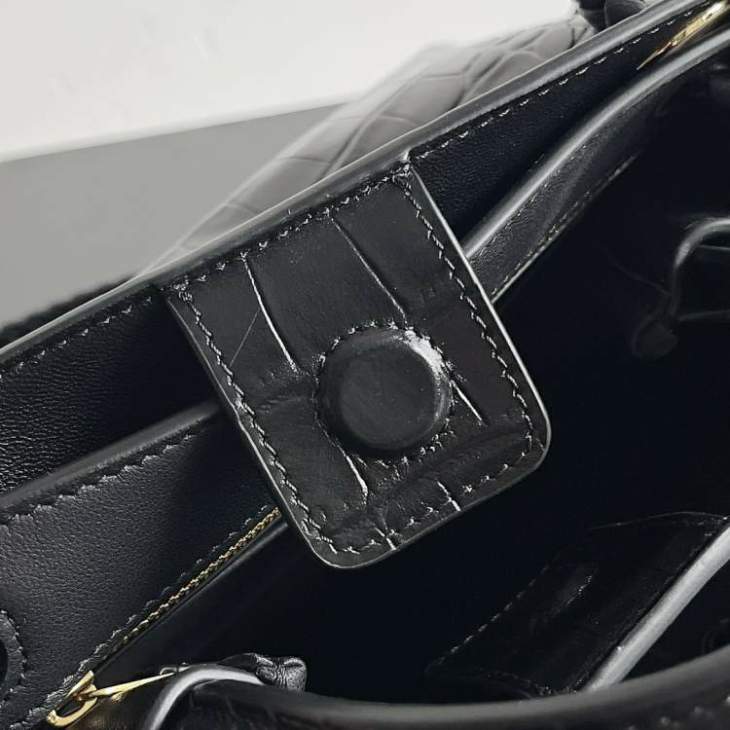 Picture of Bottega Veneta Handbags _SKUfw184063872fw